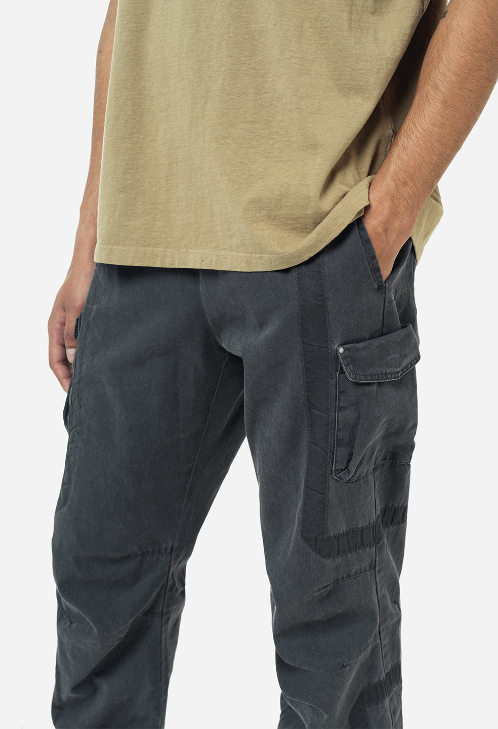 ジョンエリオット メンズ カジュアルパンツ ボトムス Frame Raw Edge Cotton Cargo Pants BARK 